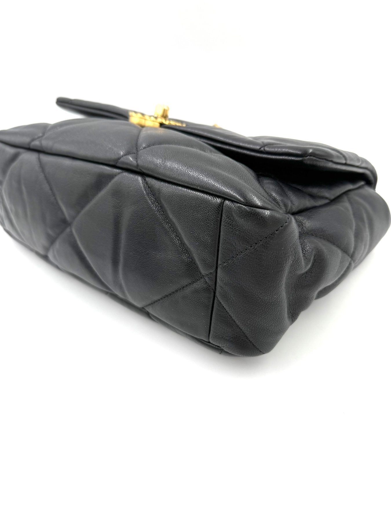 CHANEL 19 medium Ziegenleder schwarz - Clutch & Macarons - 30265077 - Clutch & Macarons - 