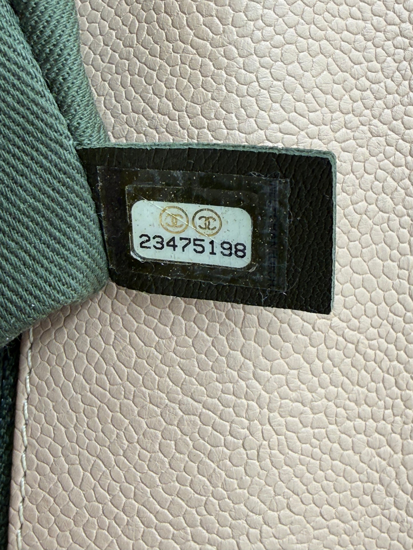 CHANEL Boy Bag large Caviar creme GHW