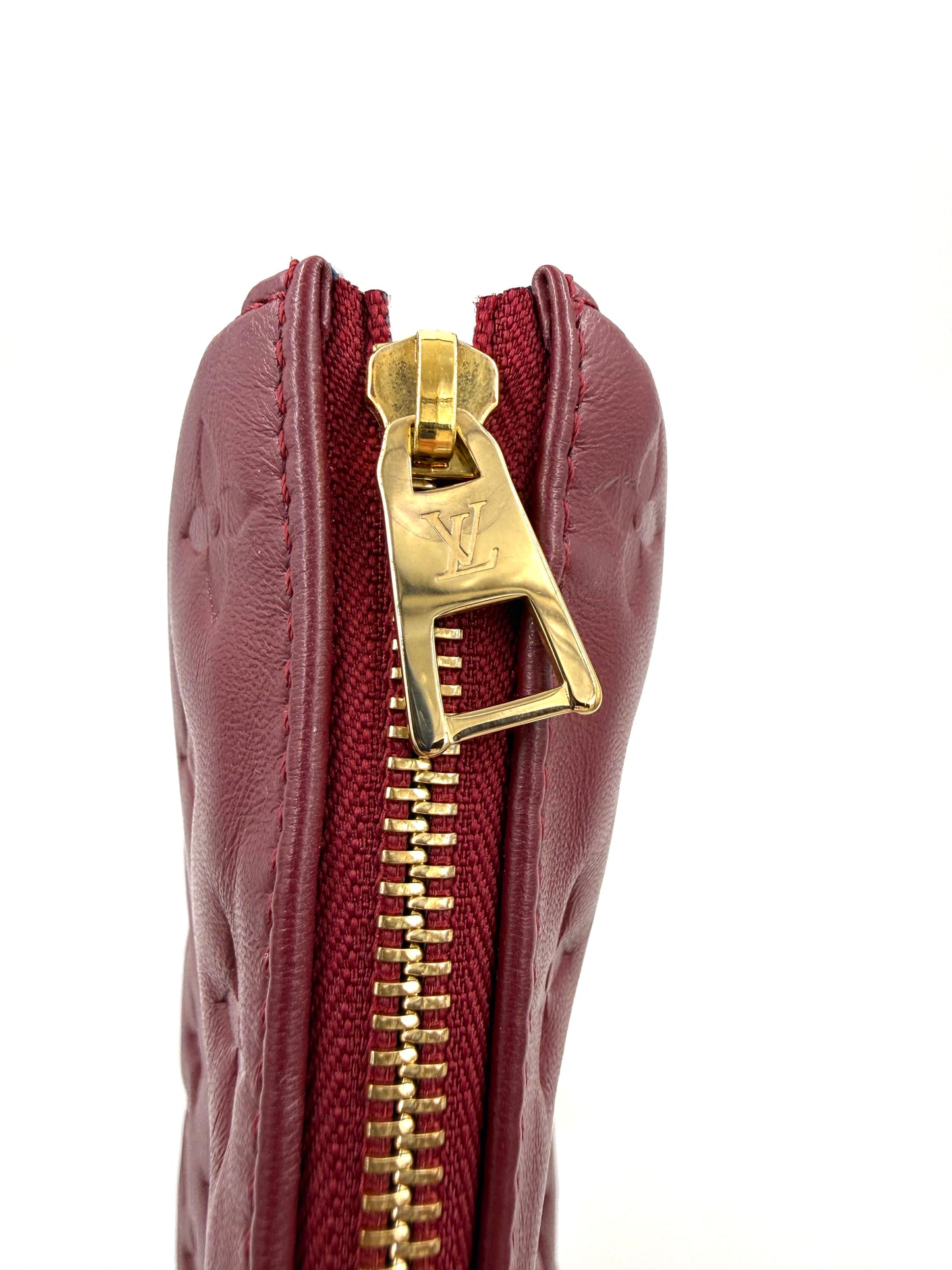 LOUIS VUITTON Coussin PM bordeaux