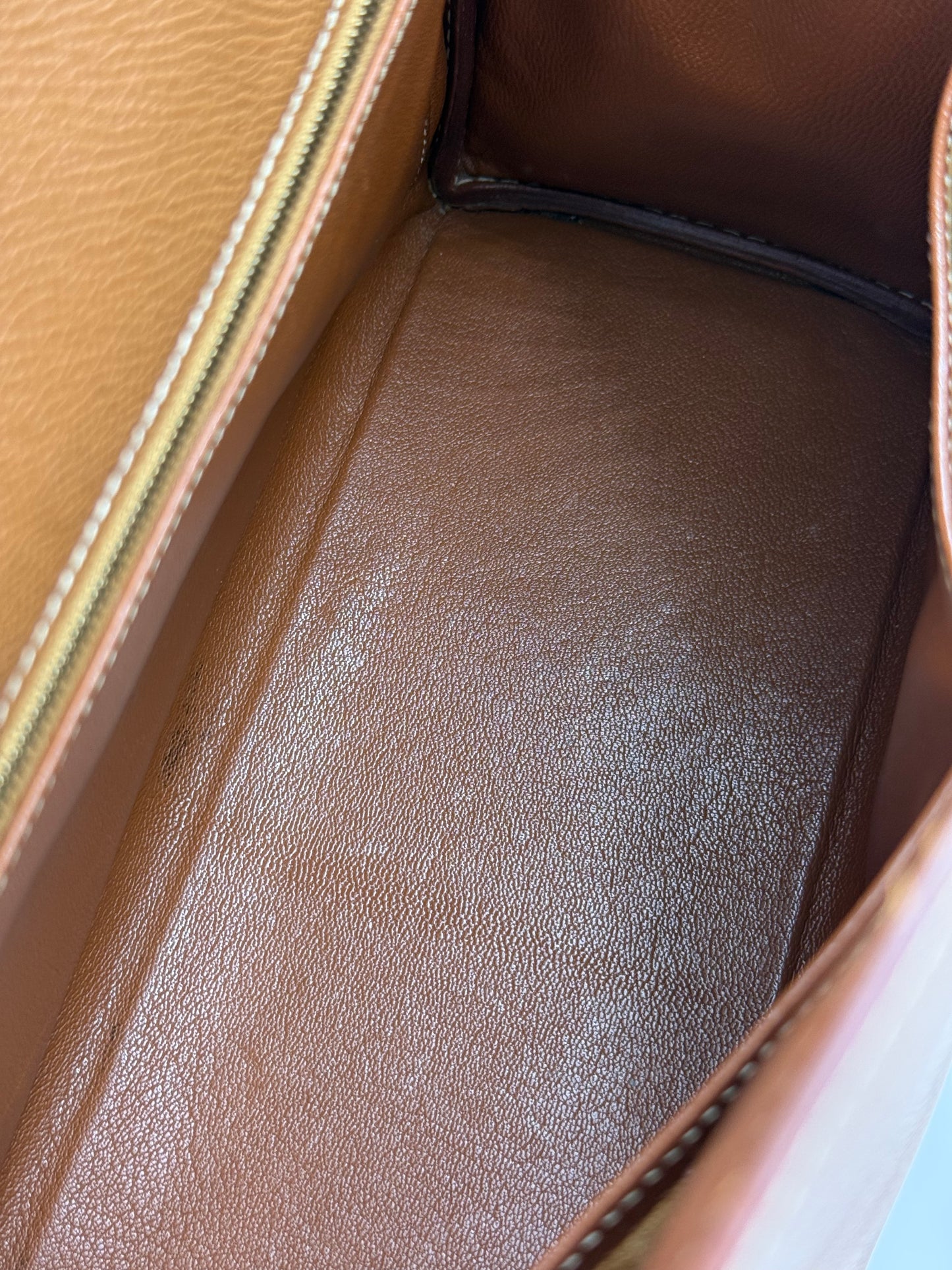 HERMÈS Kelly 28 Courchevel gold GHW