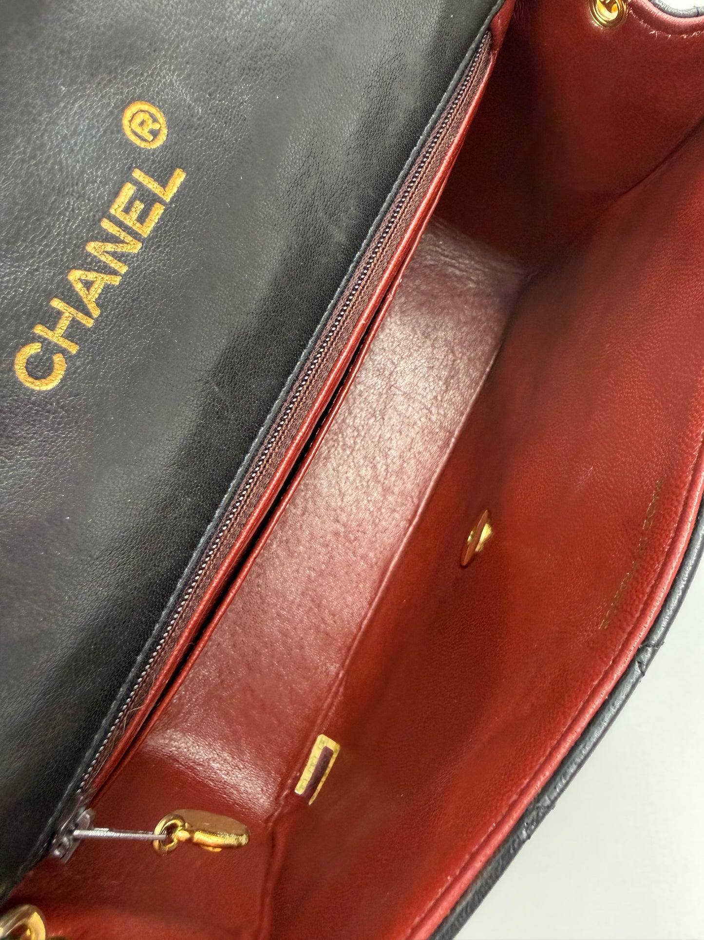 CHANEL Single Flap Half Moon schwarz GHW