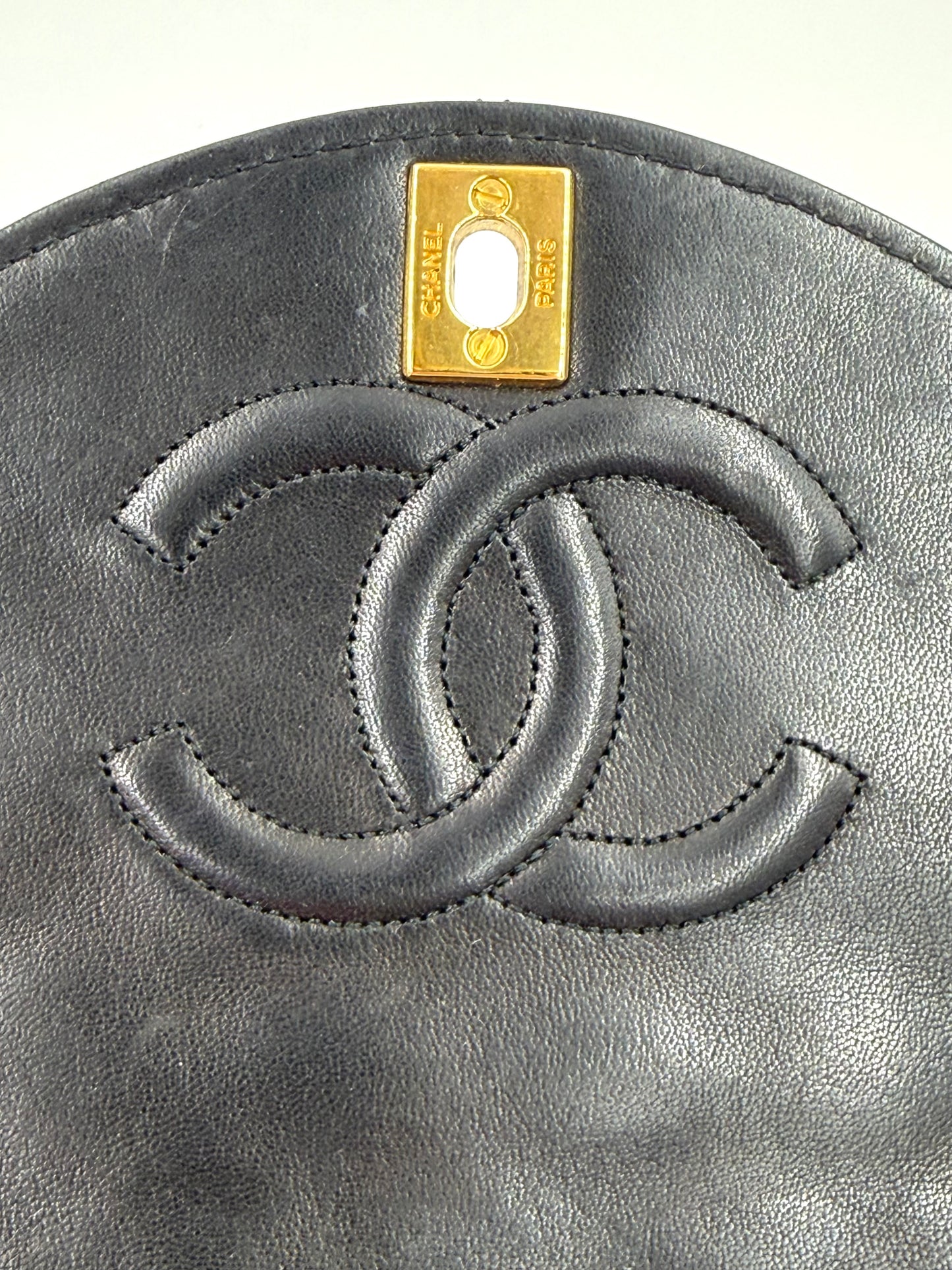 CHANEL Single Flap Half Moon schwarz GHW