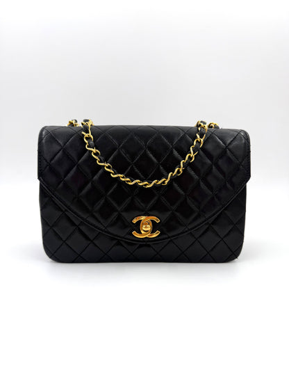 CHANEL Single Flap Half Moon schwarz GHW