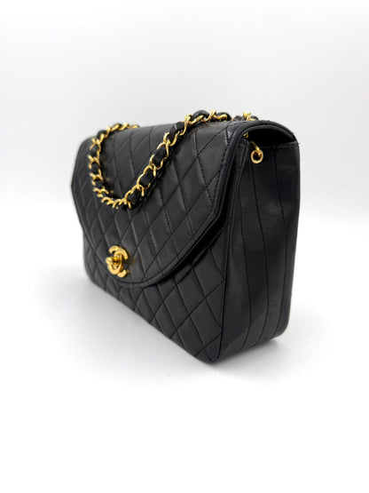 CHANEL Single Flap Half Moon schwarz GHW