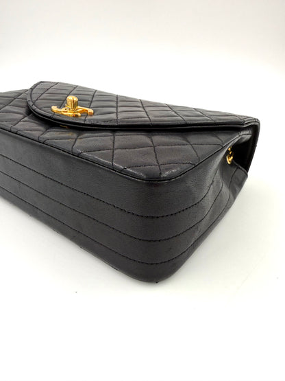 CHANEL Single Flap Half Moon schwarz GHW