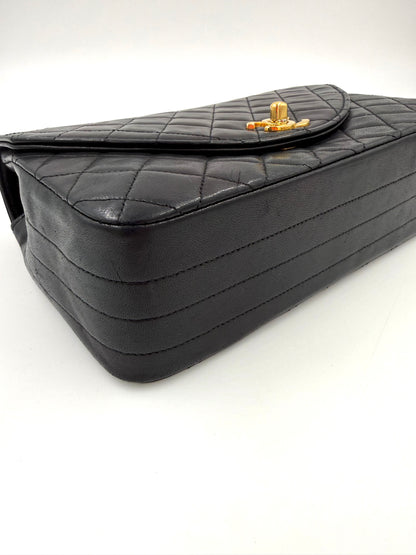 CHANEL Single Flap Half Moon schwarz GHW