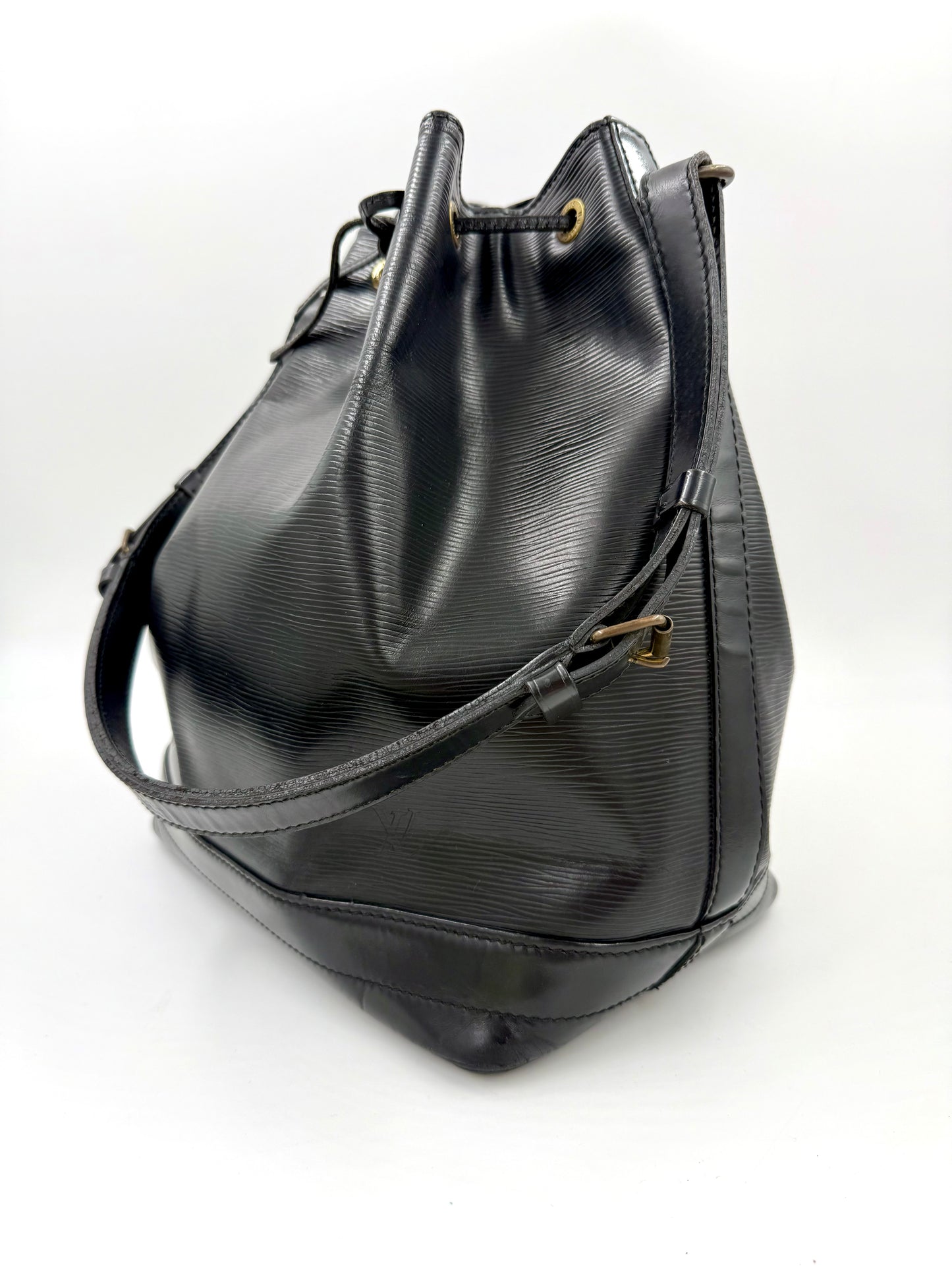 LOUIS VUITTON Noe grande Epi schwarz