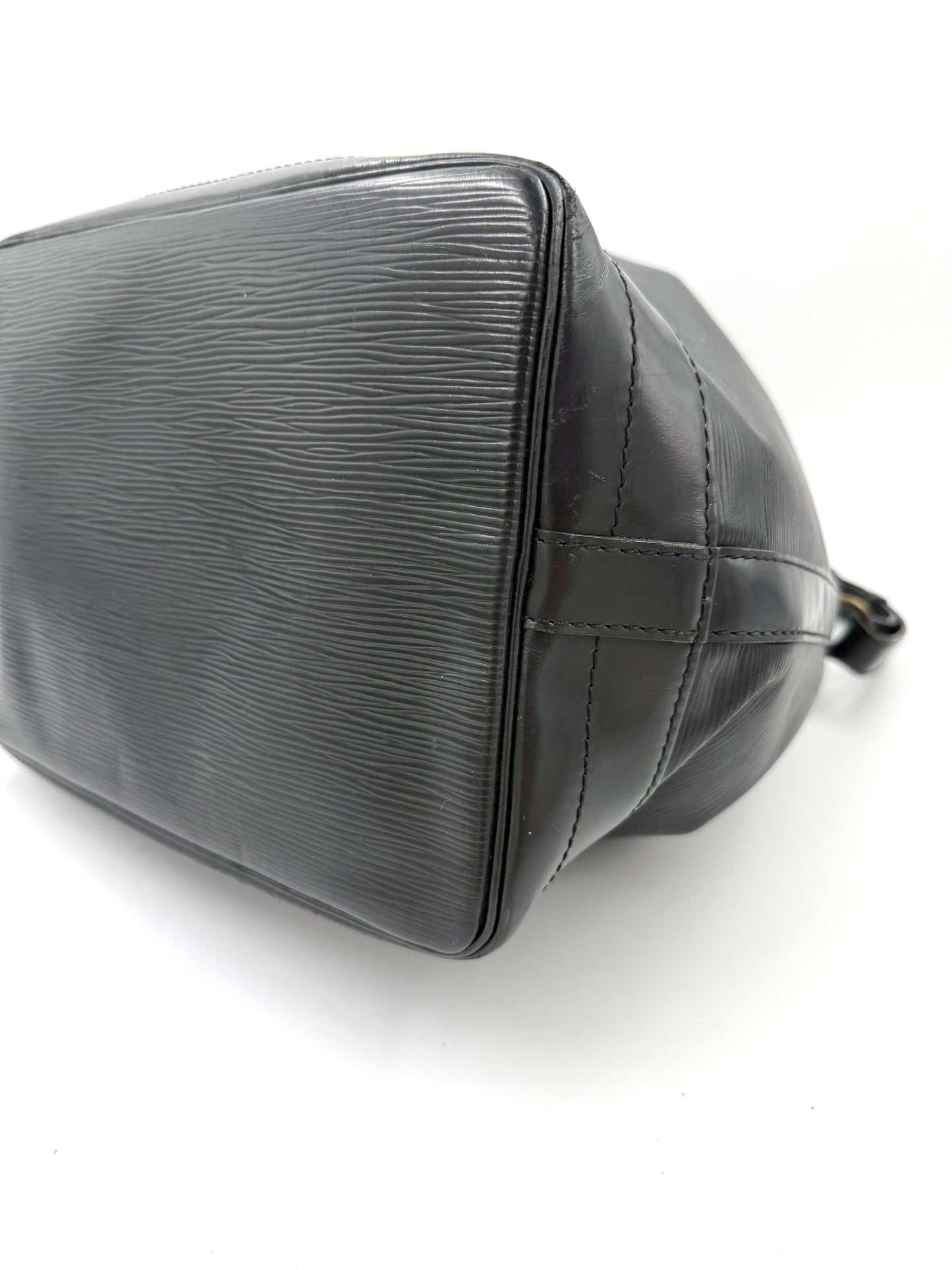 LOUIS VUITTON Noe grande Epi schwarz