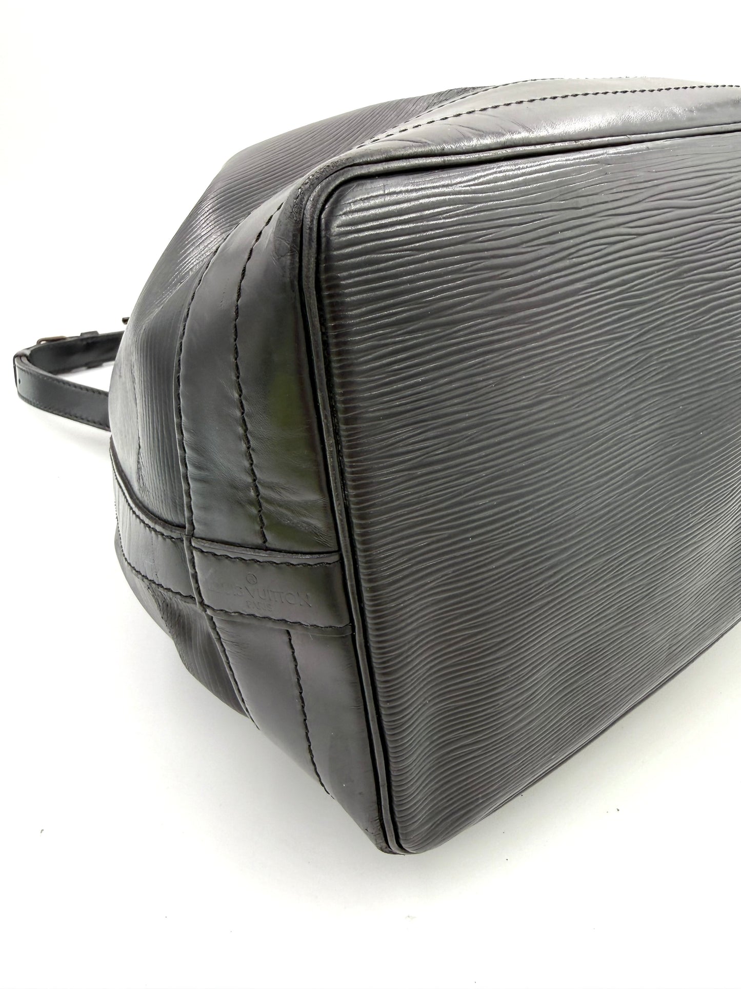 LOUIS VUITTON Noe grande Epi schwarz