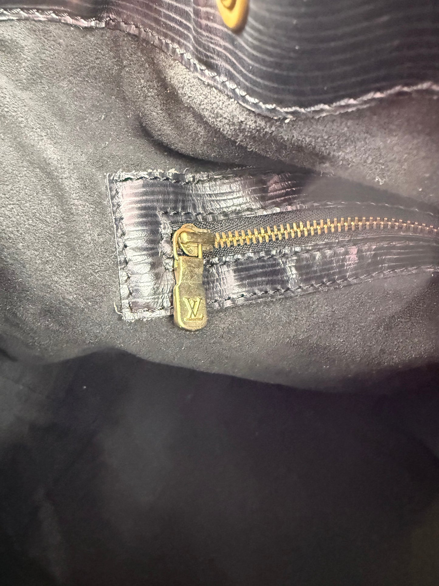 LOUIS VUITTON Noe grande Epi schwarz