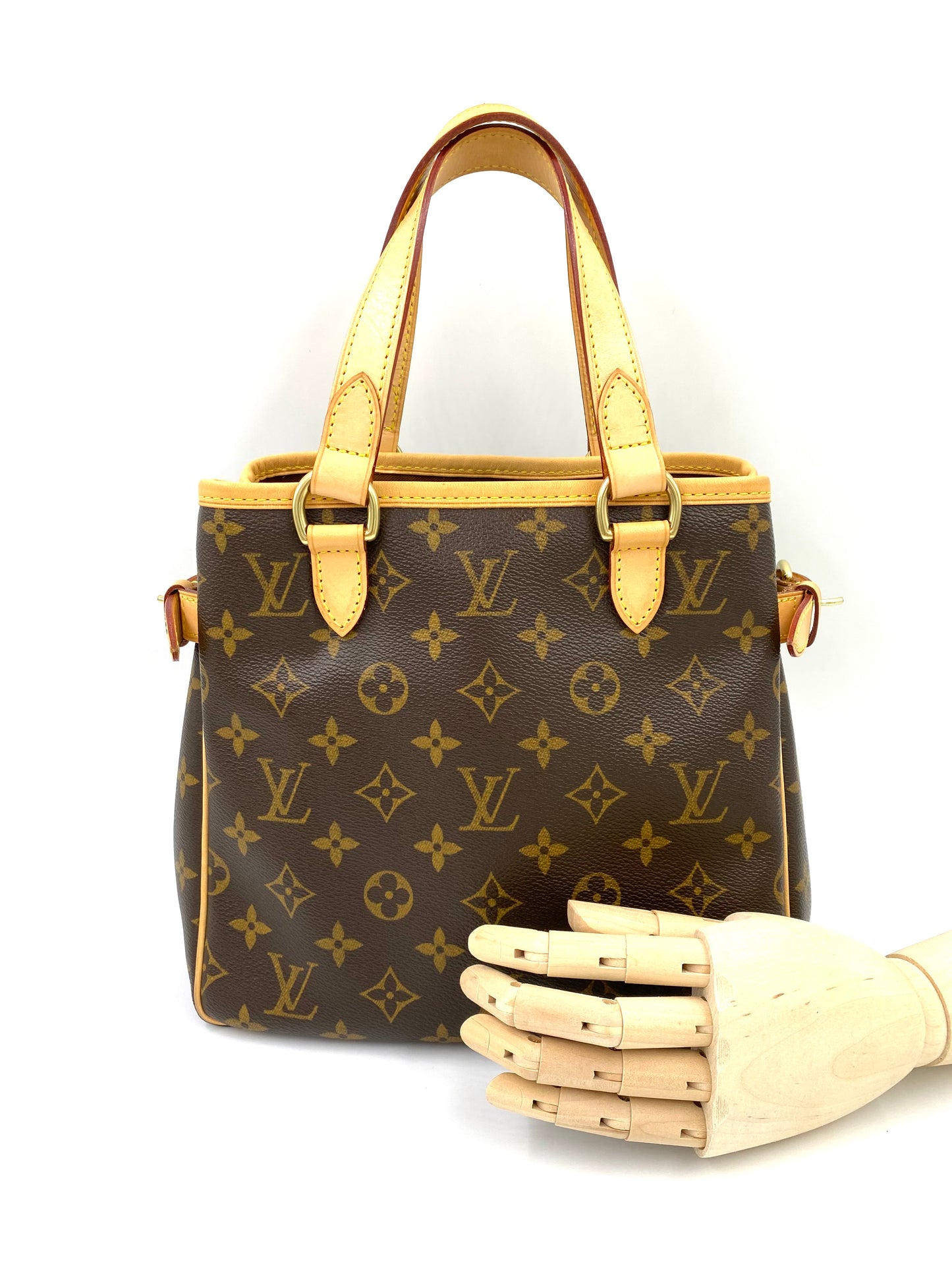 LOUIS VUITTON Batignolles Vertical Monogram Canvas