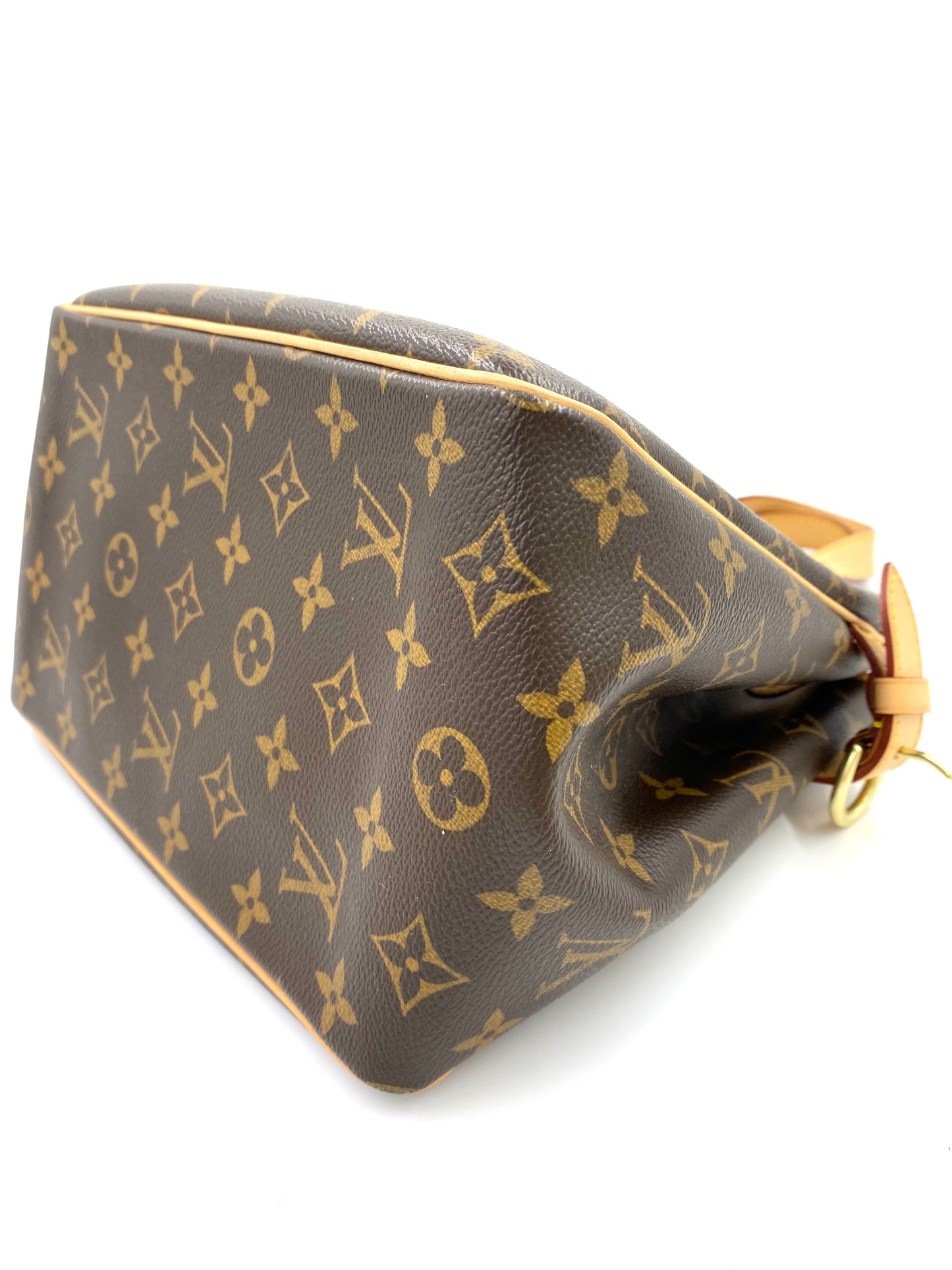 LOUIS VUITTON Batignolles Vertical Monogram Canvas