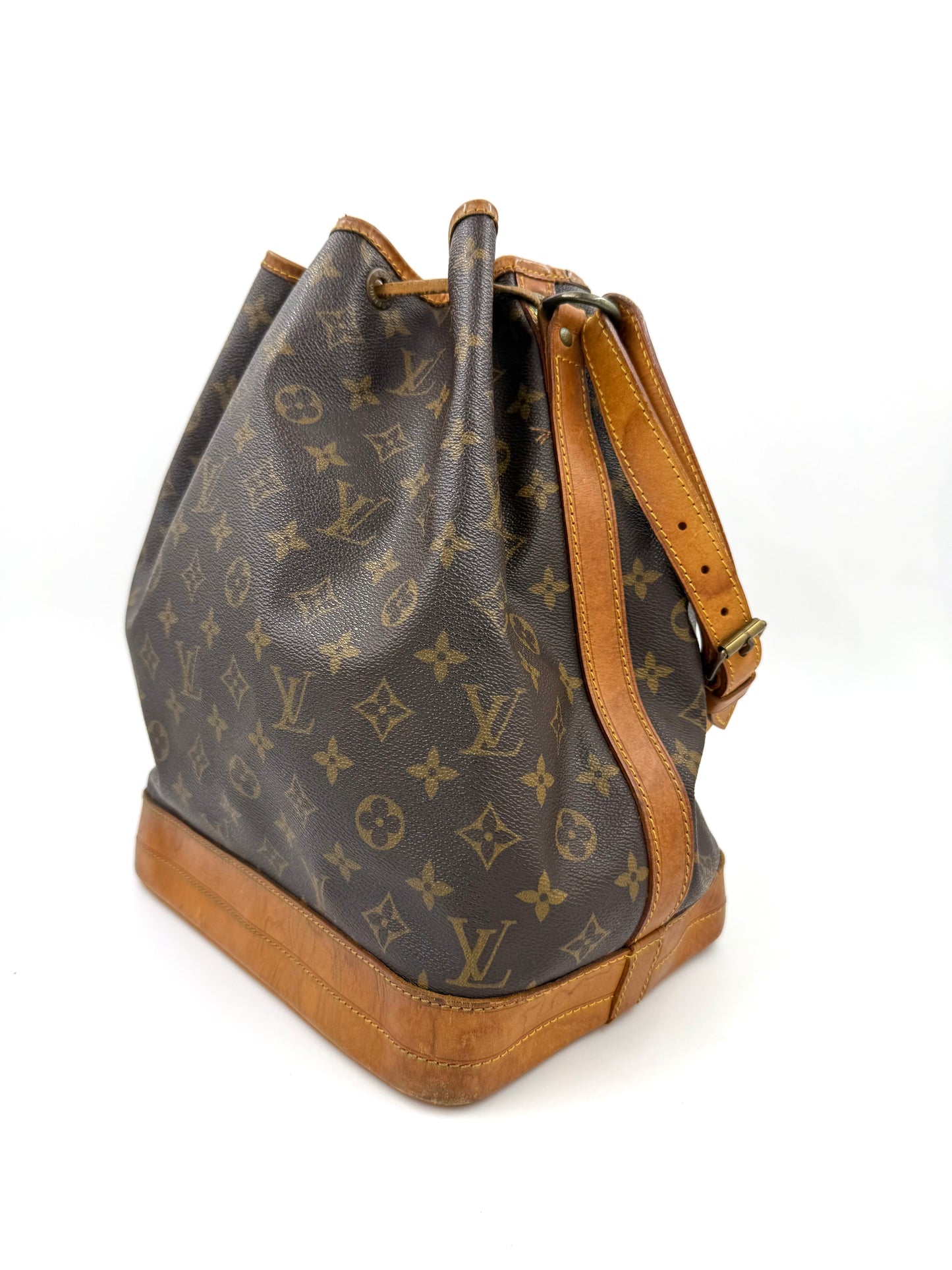 LOUIS VUITTON Noe grande Monogram Canvas