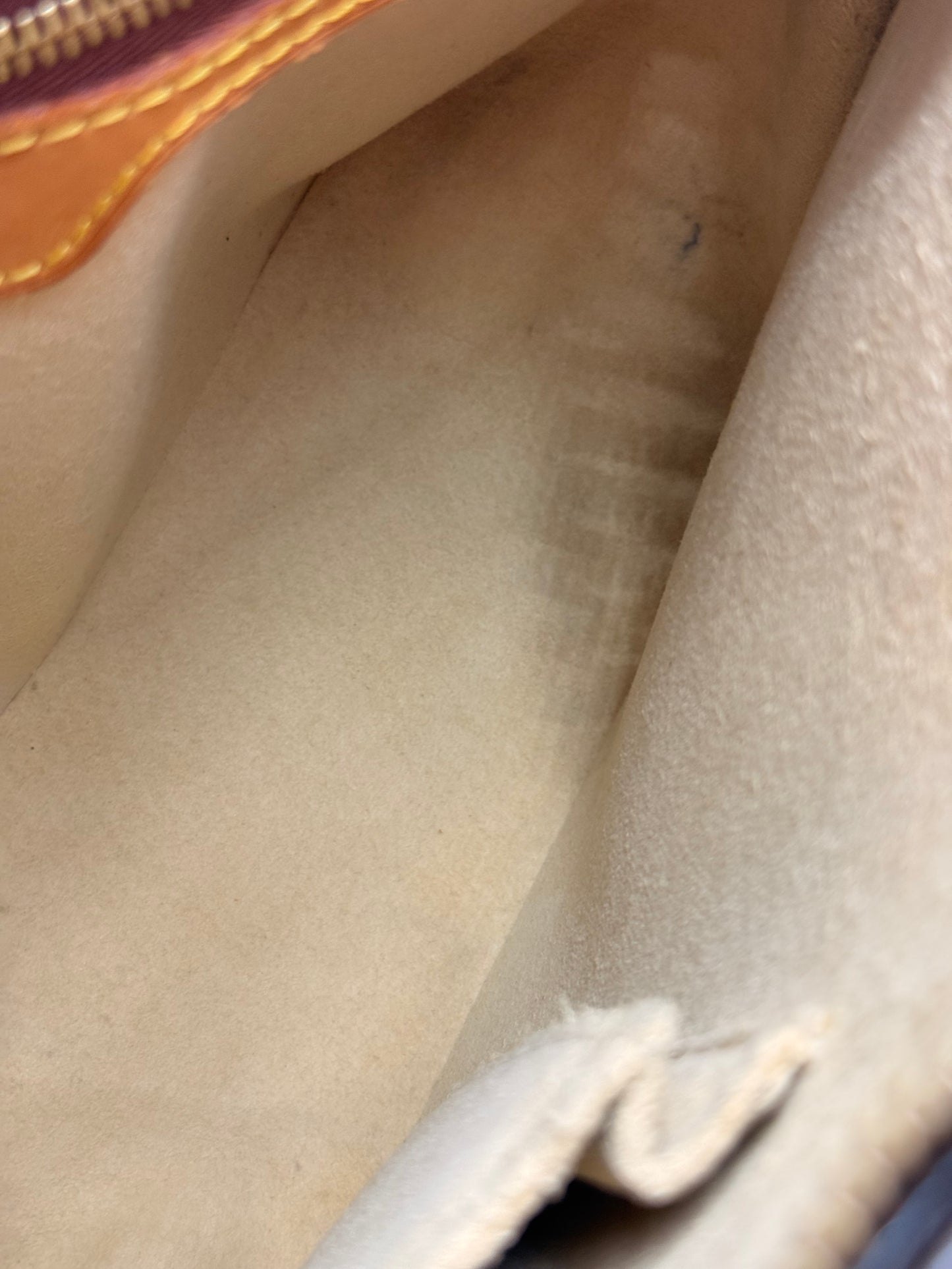 LOUIS VUITTON Looping MM Monogram Canvas