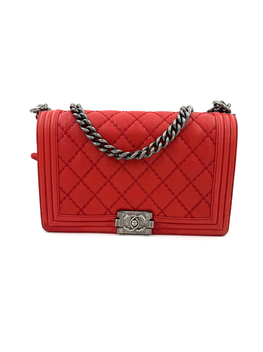 CHANEL Boy Bag medium Caviar rot SHW