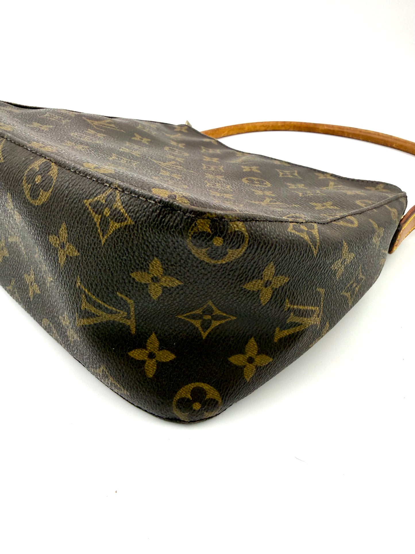 LOUIS VUITTON Looping MM Monogram Canvas