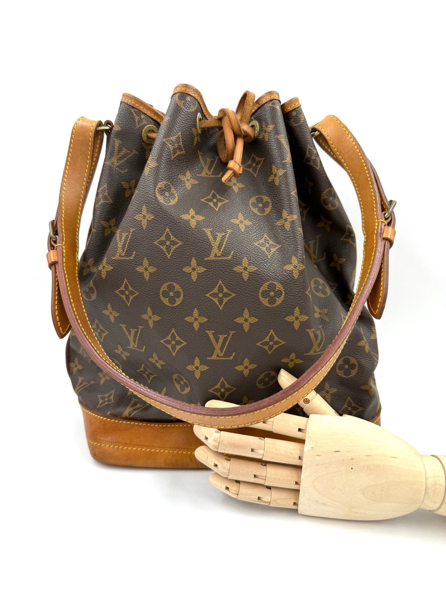 LOUIS VUITTON Noe grande Monogram - Clutch & Macarons - AR0997 - Clutch & Macarons - 