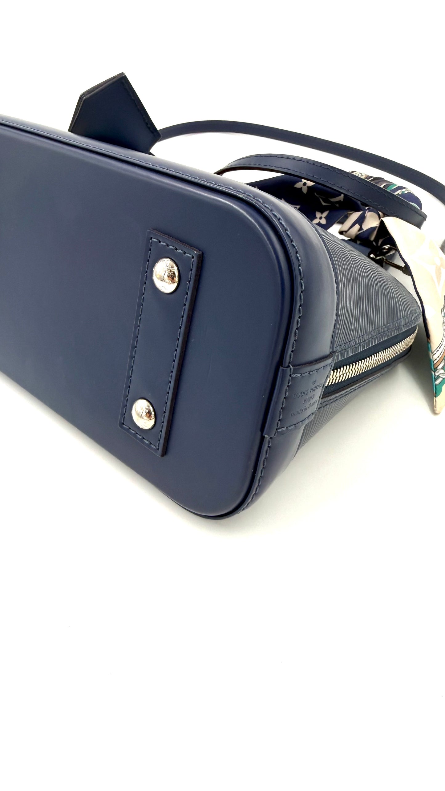 LOUIS VUITTON Alma BB Epi indigo
