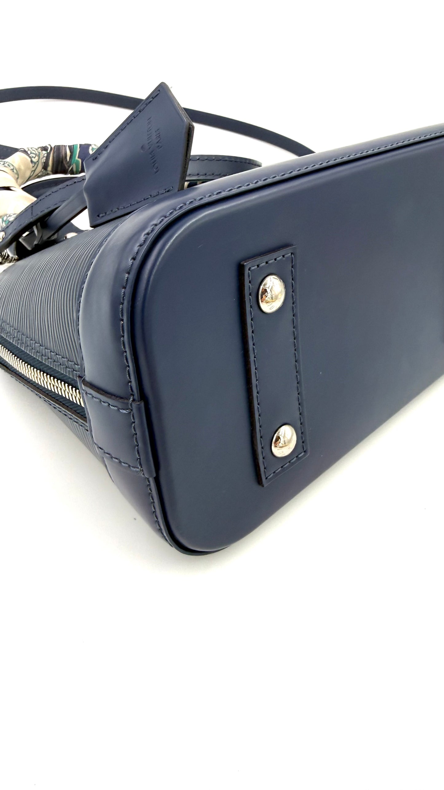 LOUIS VUITTON Alma BB Epi indigo