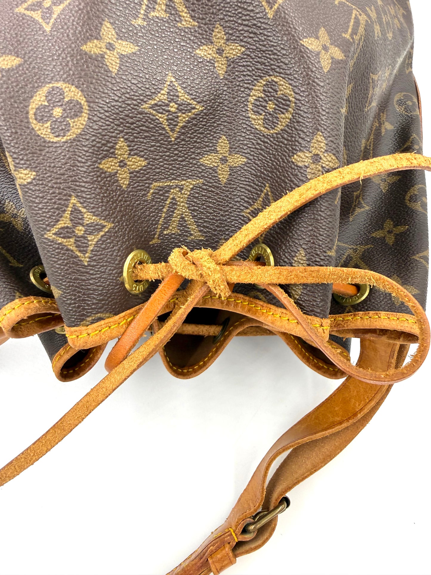 LOUIS VUITTON Noe petit Monogram Canvas