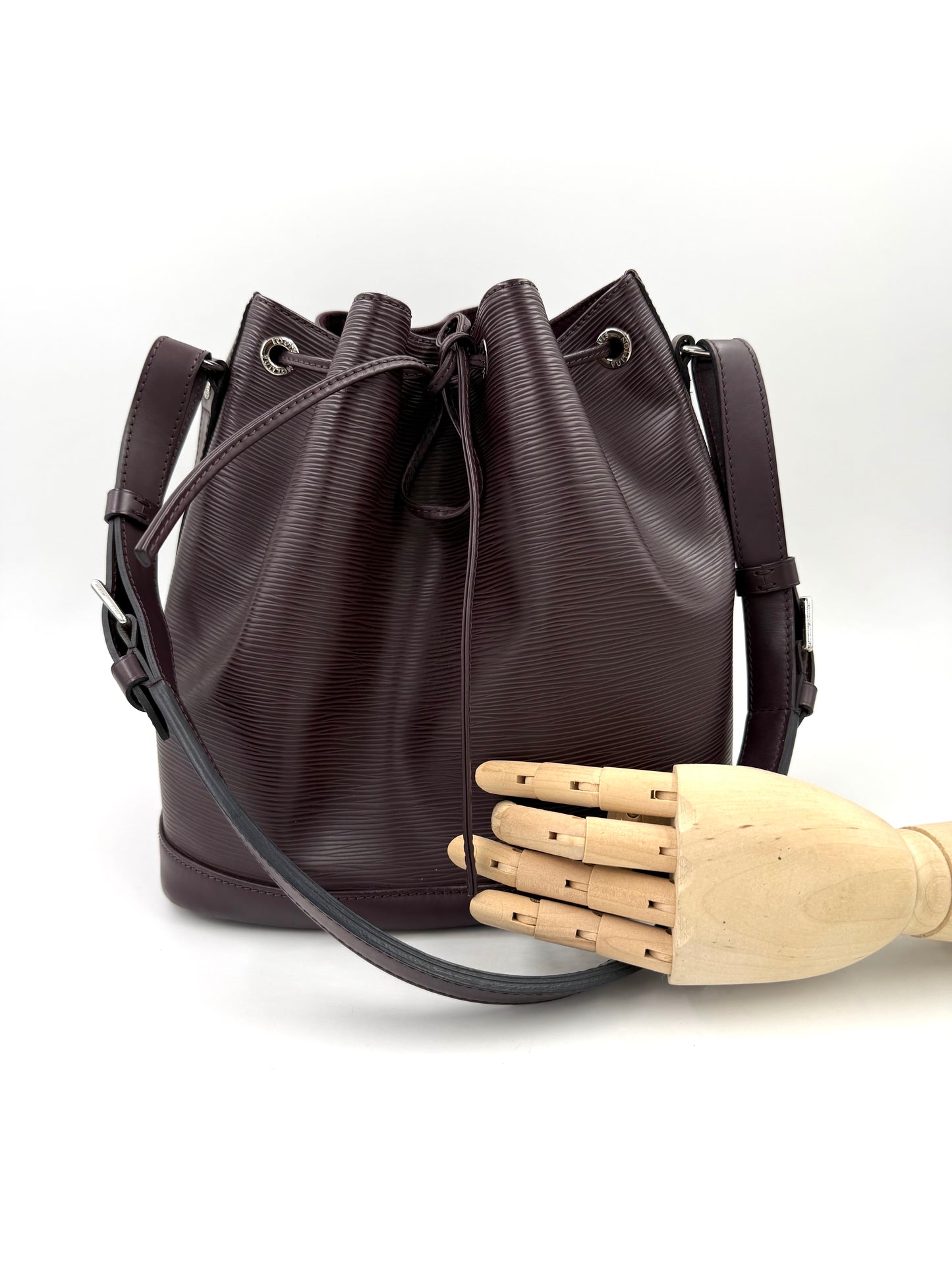 LOUIS VUITTON Noe petit Epi Quetsche