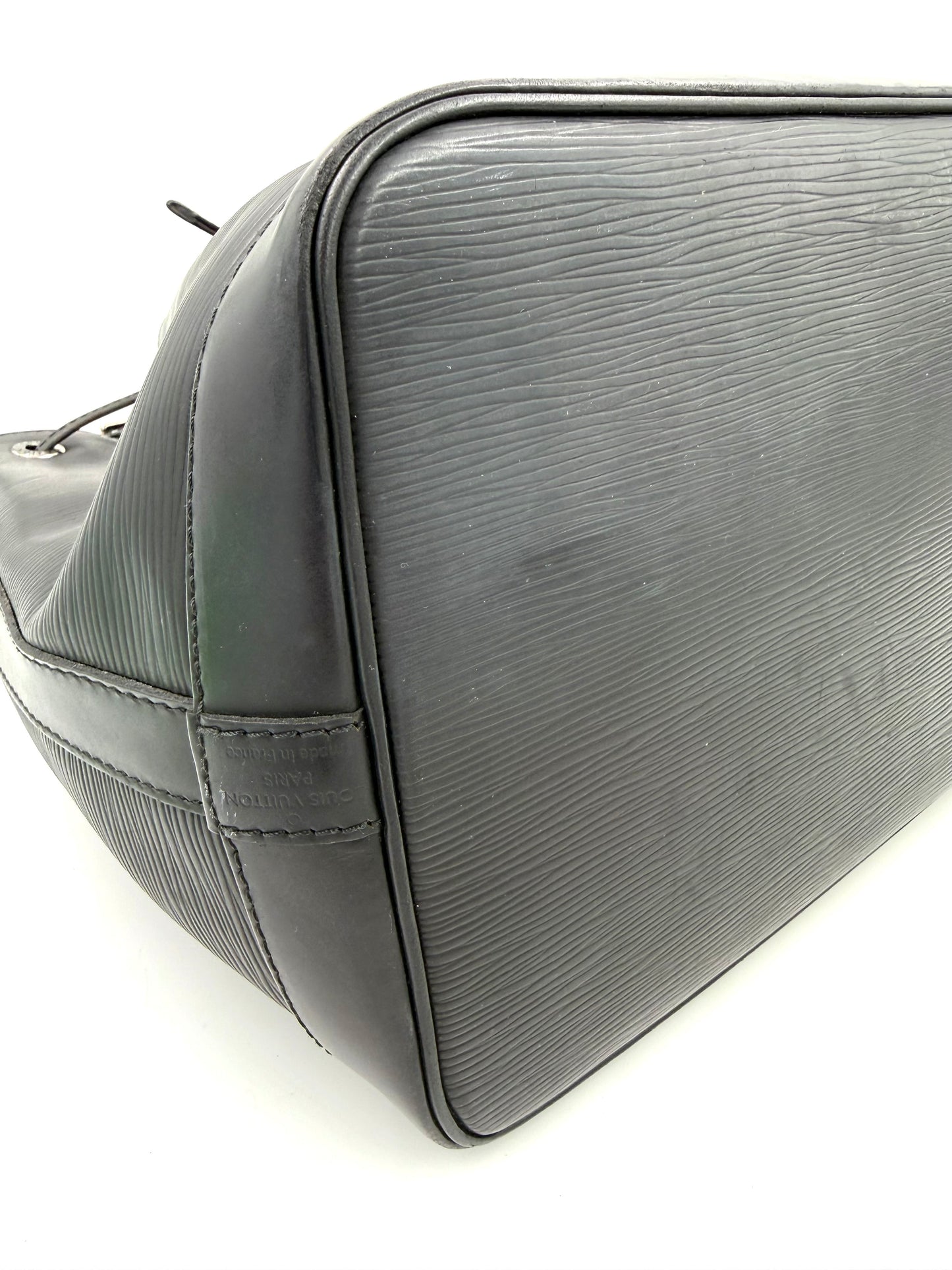 LOUIS VUITTON Noe petit Smooth Epi schwarz