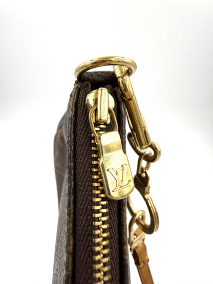 LOUIS VUITTON Pochette Accessoires Monogram Canvas