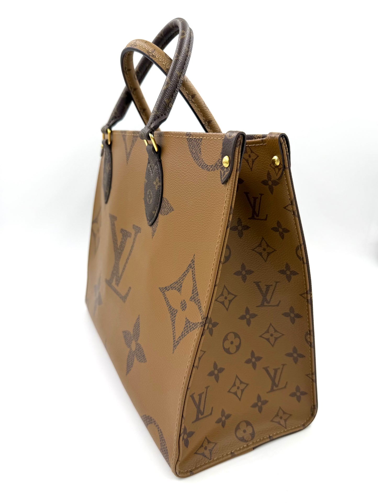LOUIS VUITTON Onthego MM Monogram Giant Reverse