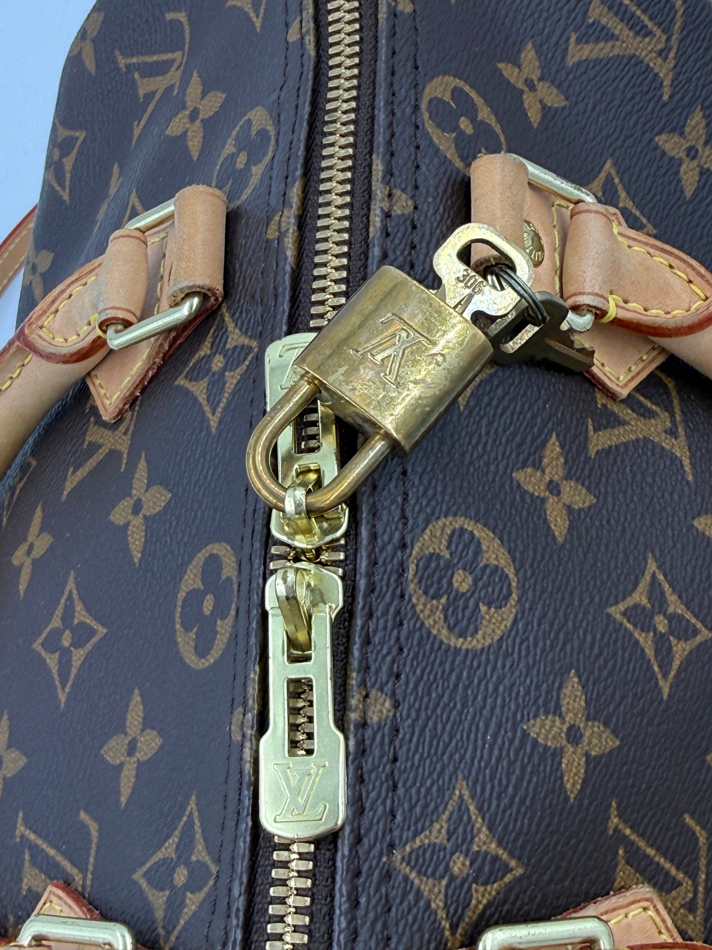 LOUIS VUITTON Speedy 30 Bandouliere Monogram Canvas