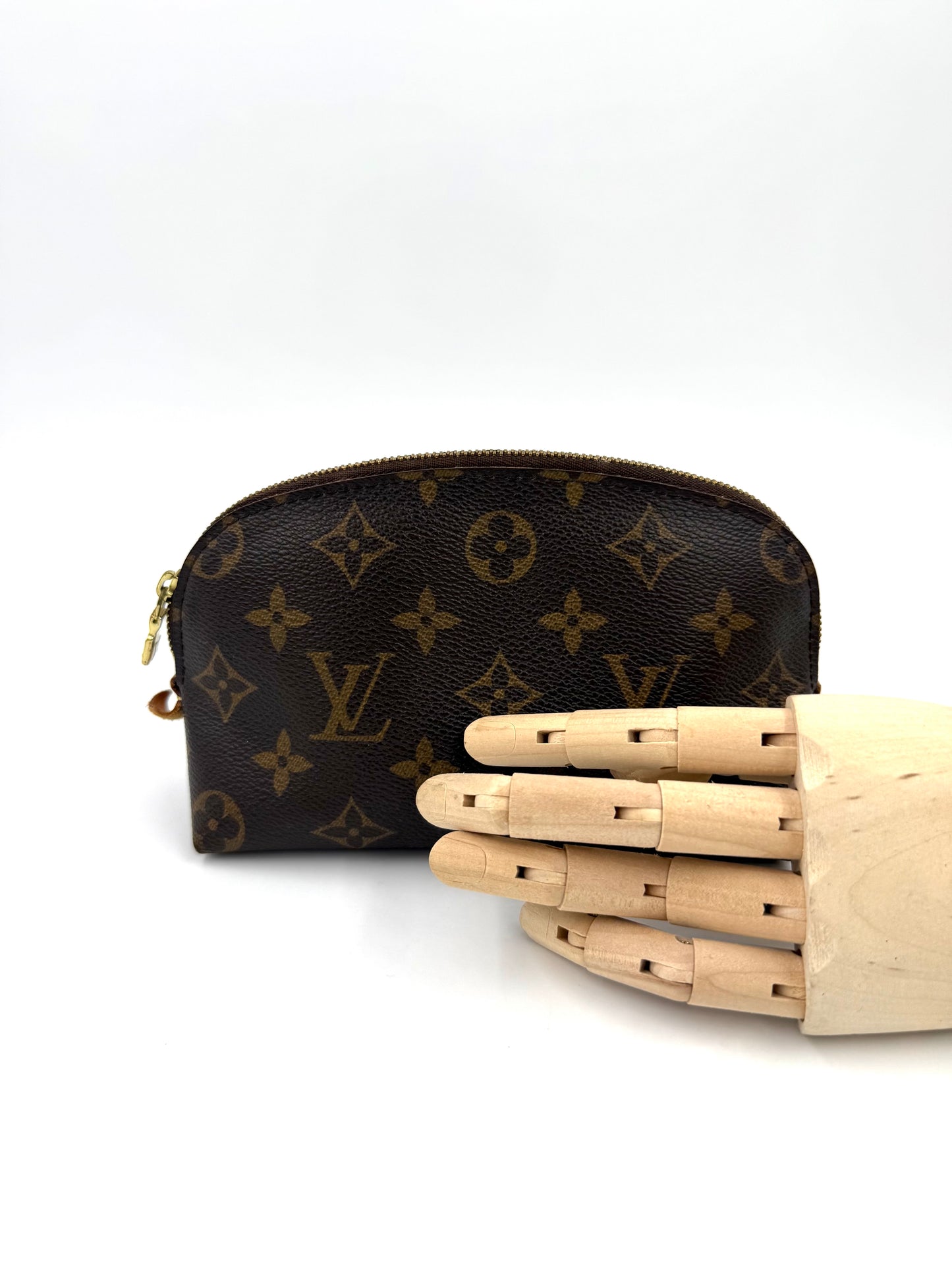 LOUIS VUITTON Pochette Cosmetique Monogram Canvas