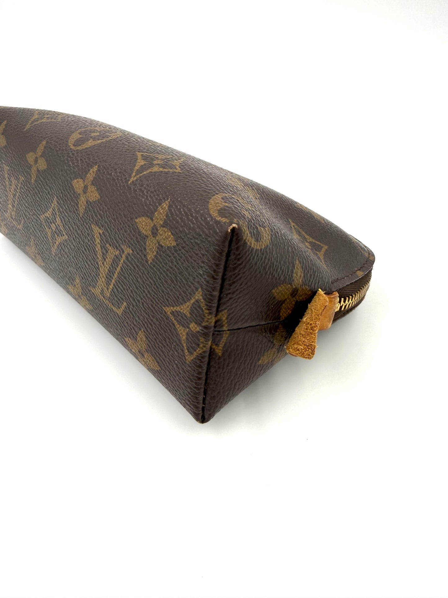 LOUIS VUITTON Pochette Cosmetique Monogram Canvas