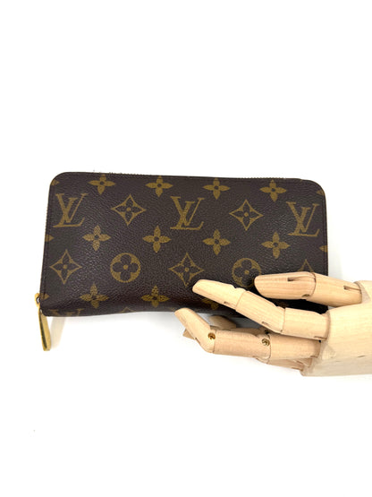 LOUIS VUITTON Zippy Monogram Canvas