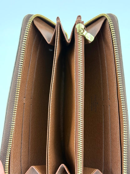 LOUIS VUITTON Zippy Monogram Canvas