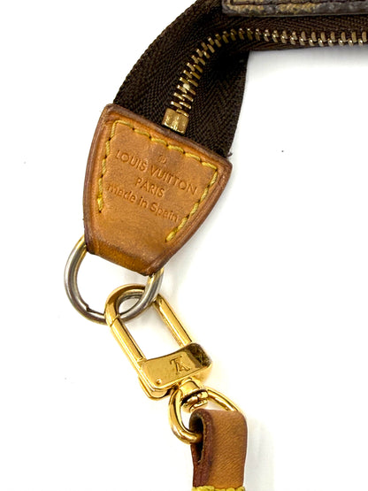 LOUIS VUITTON Pochette Accessoires V pink