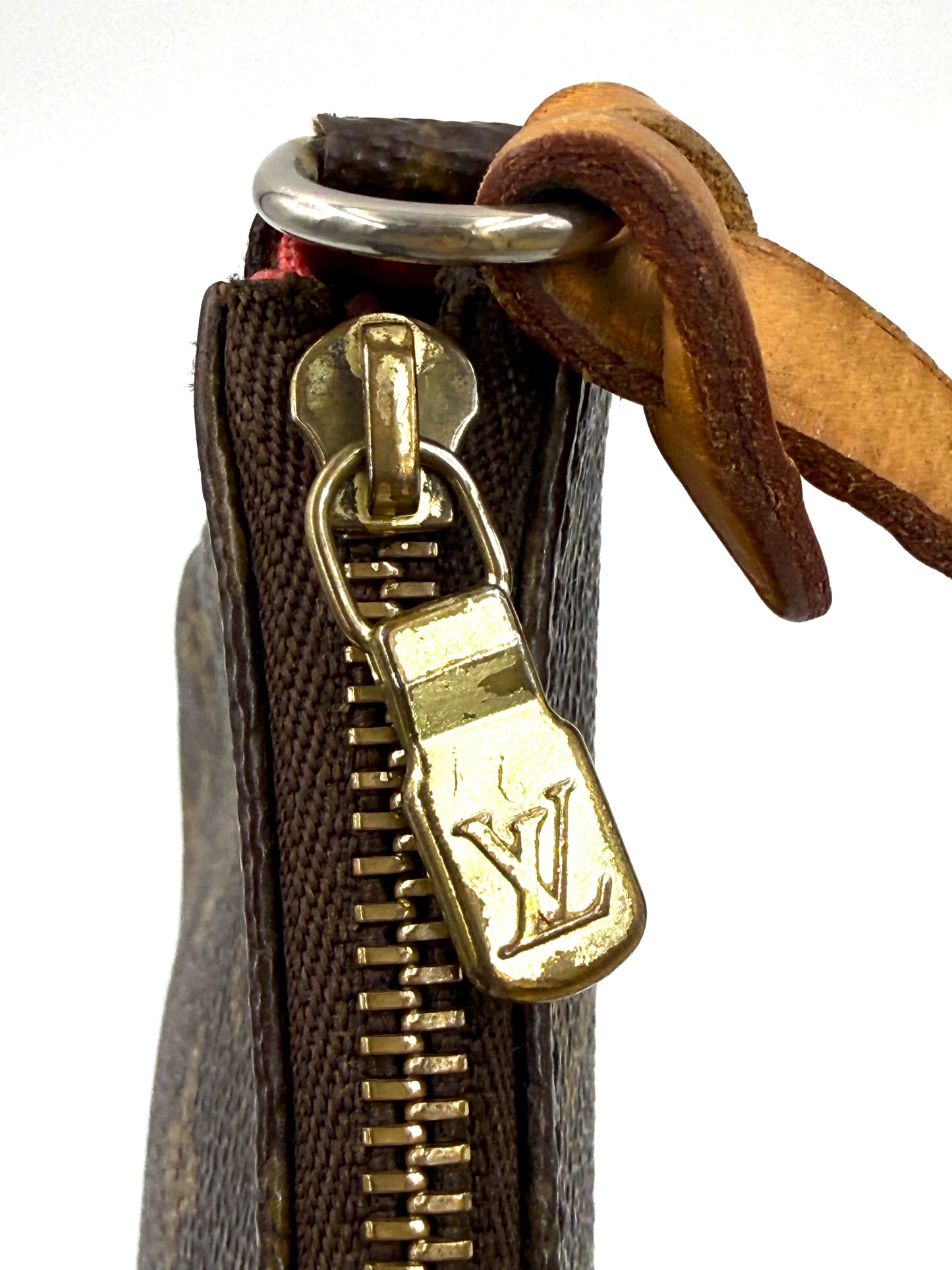 LOUIS VUITTON Pochette Accessoires V pink