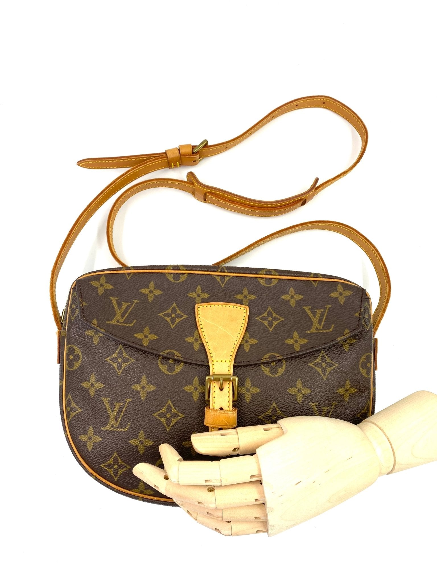 LOUIS VUITTON Jeune Fille Monogram Canvas - Clutch & Macarons - TH0950 - Clutch & Macarons - 