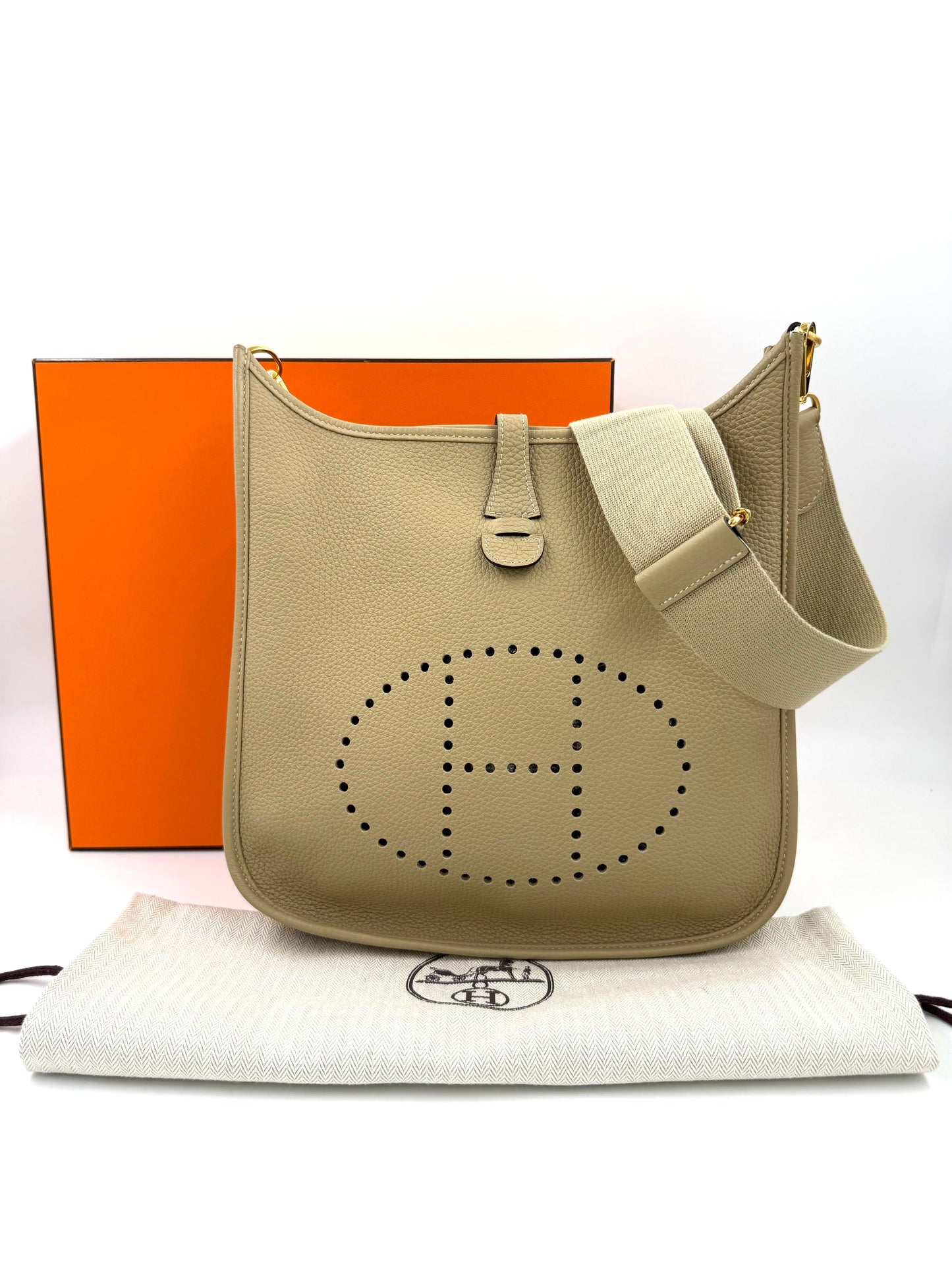 HERMÈS Evelyne 29 Clemence Trench GHW