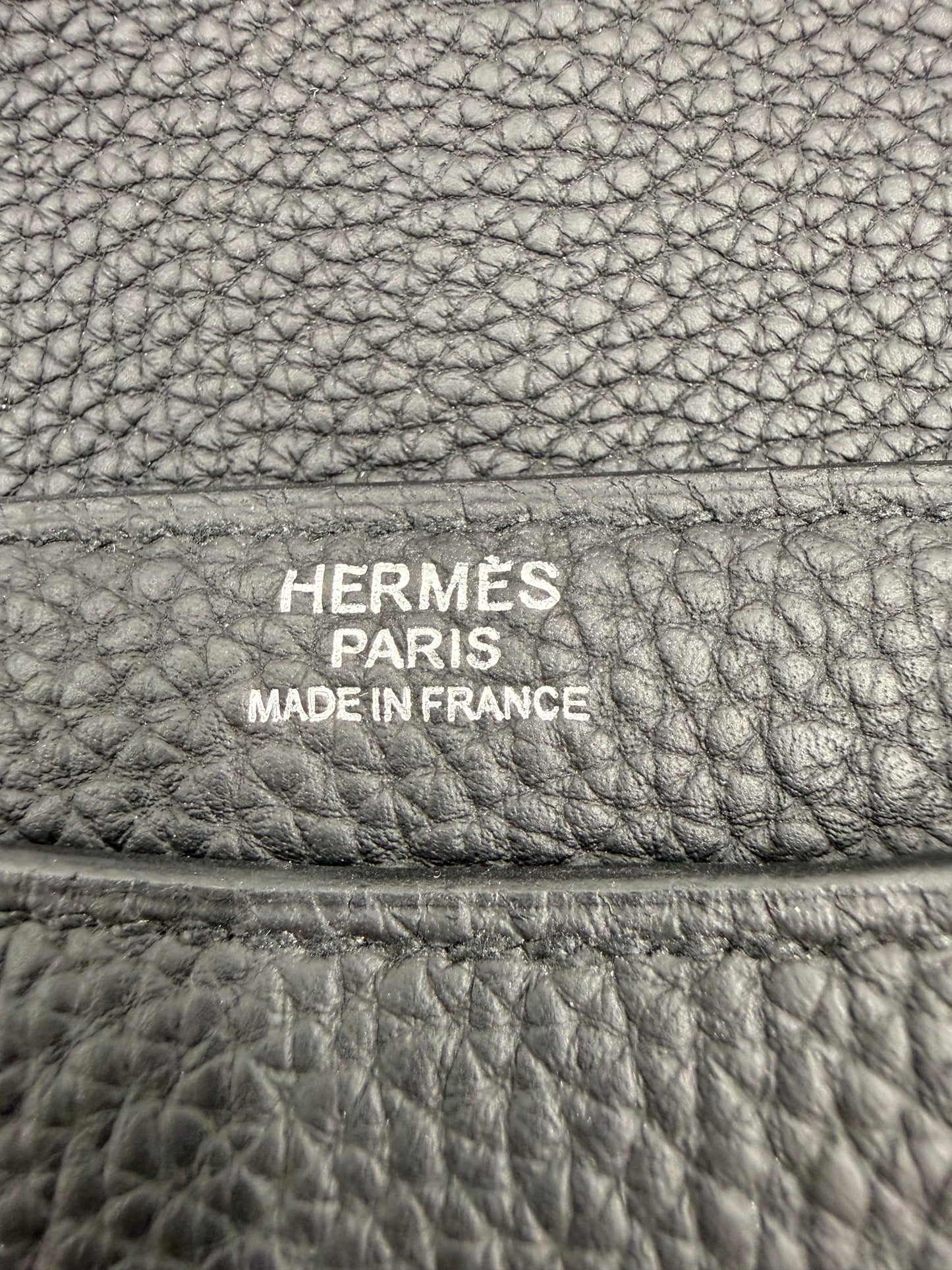 HERMÈS Steve Light Messenger Togo schwarz PHW