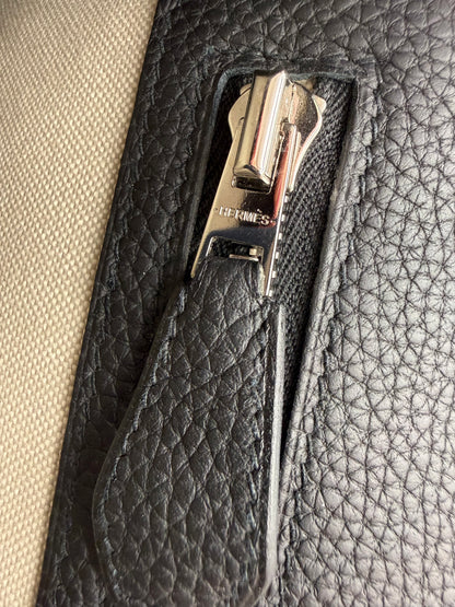 HERMÈS Steve Light Messenger Togo schwarz PHW