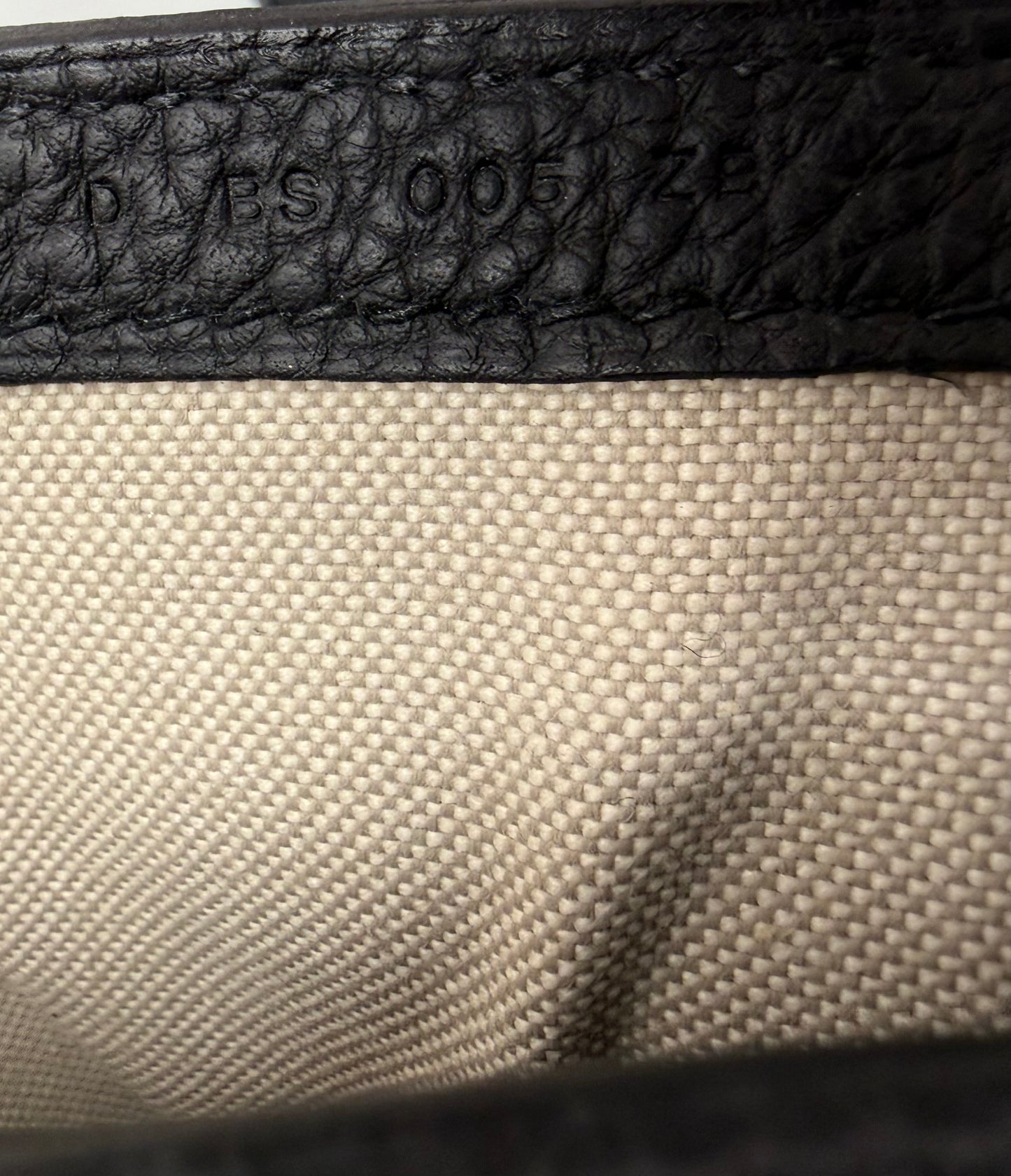 HERMÈS Steve Light Messenger Togo schwarz PHW