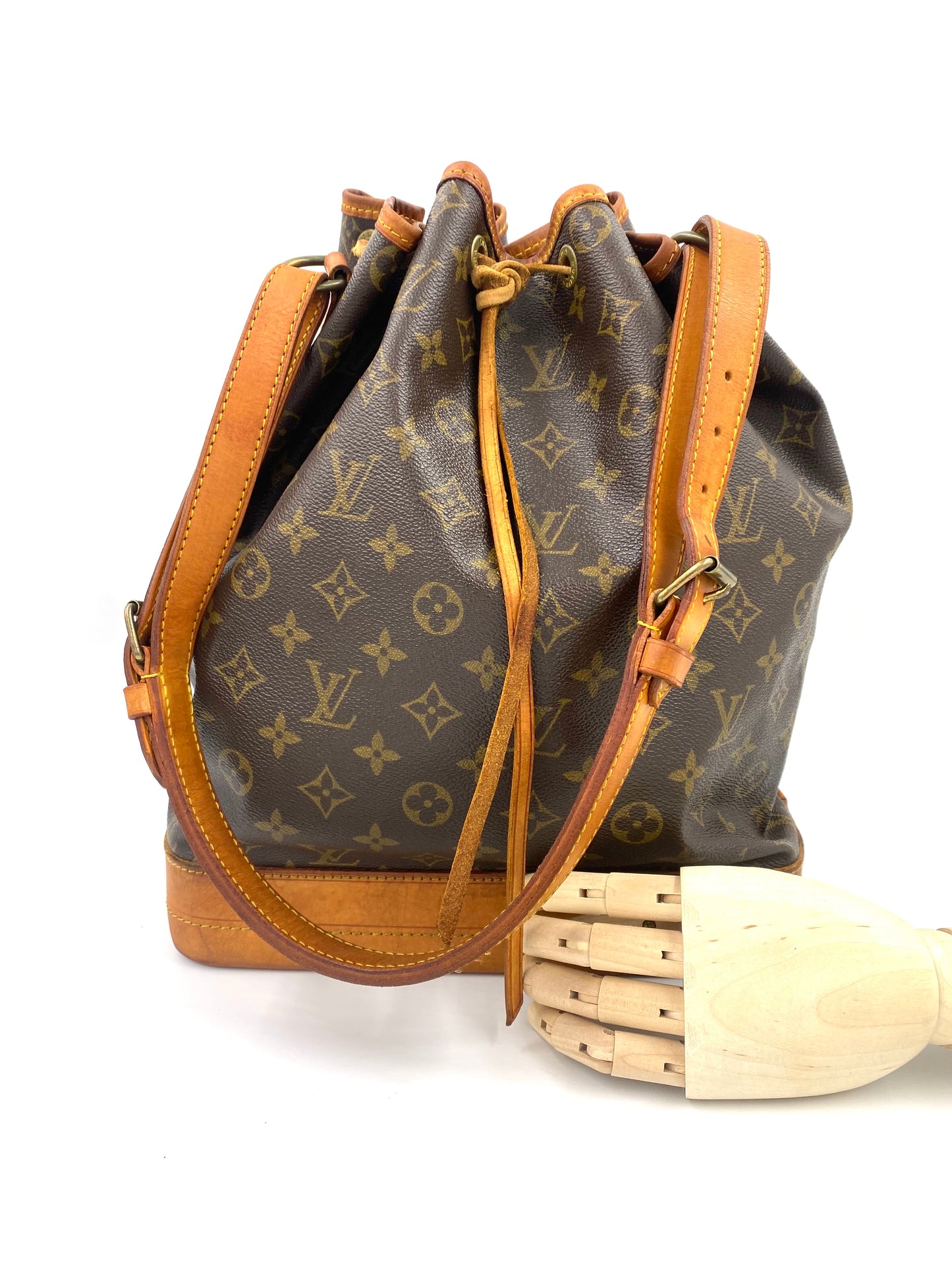 LOUIS VUITTON Vintage Noe grande Monogram Canvas