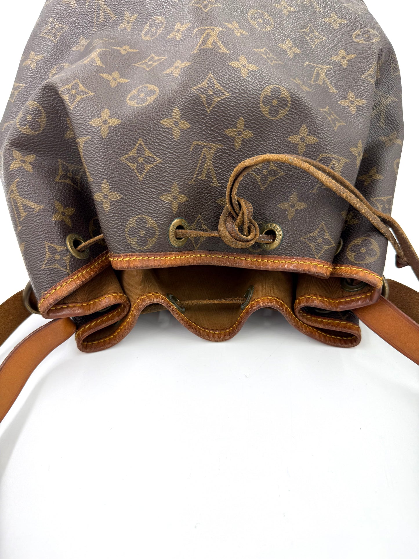 LOUIS VUITTON Noe grande Monogram Canvas