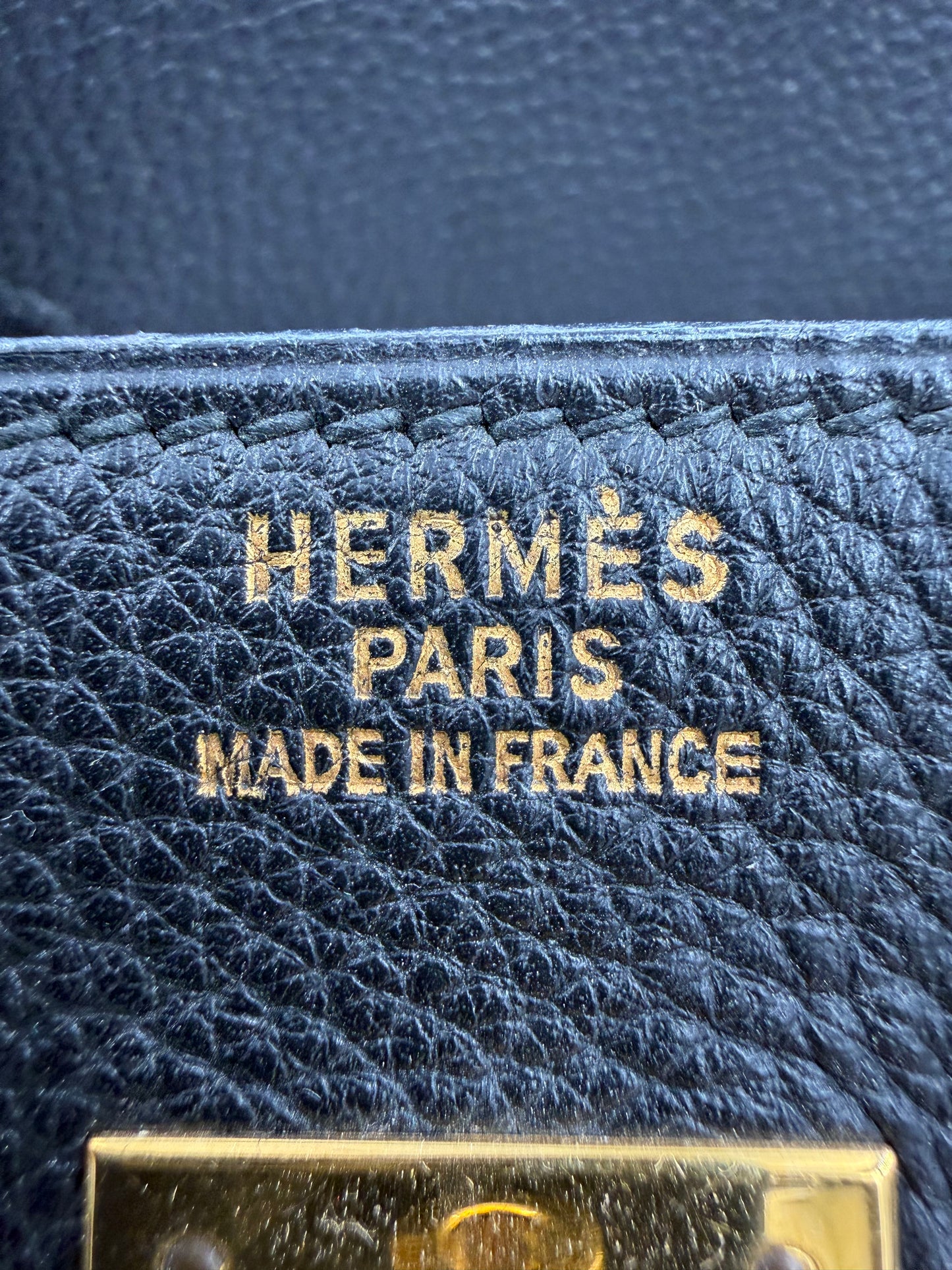 HERMÈS Birkin 40 schwarz GHW mit Schulterriemen