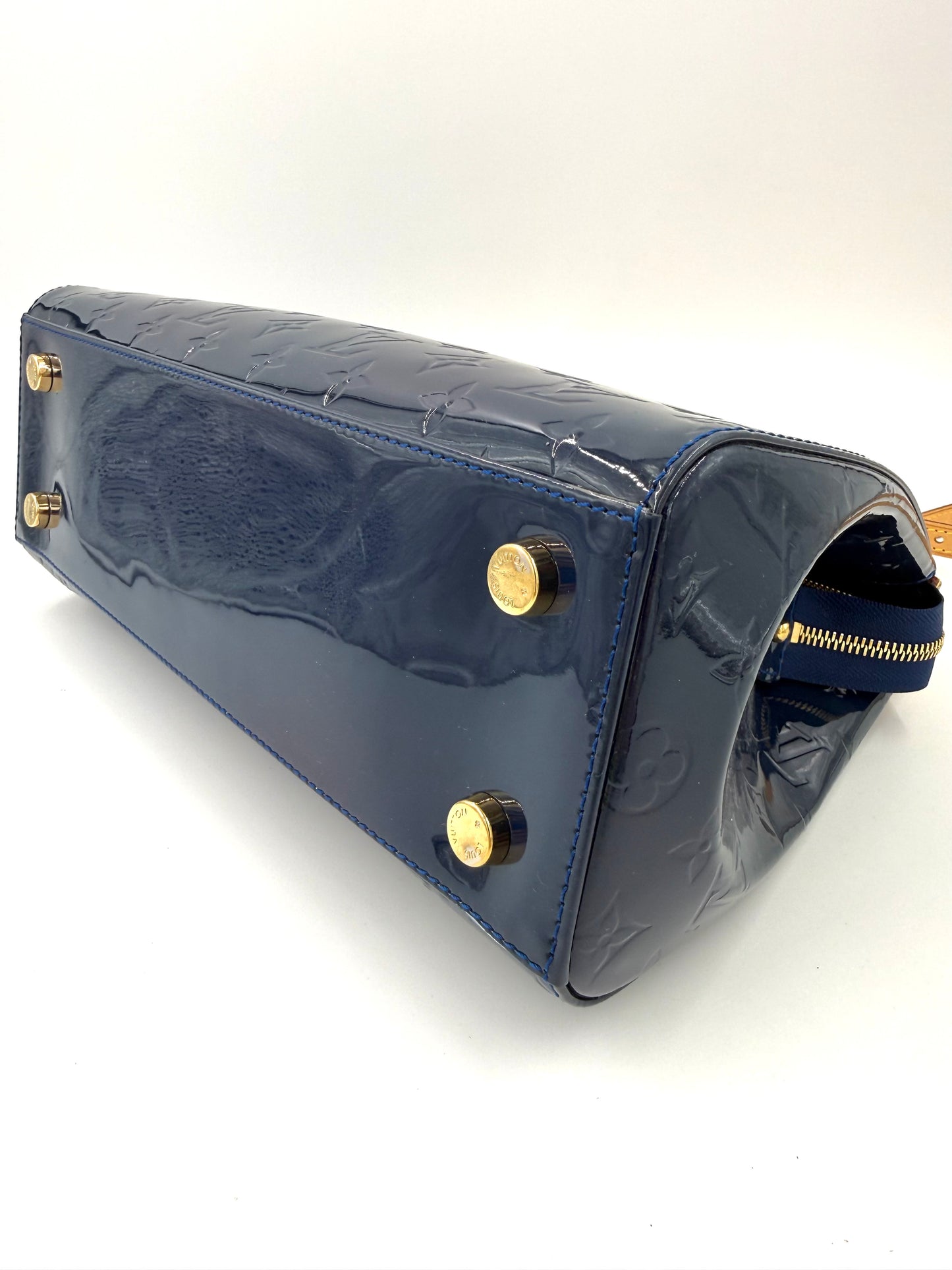 LOUIS VUITTON Brea MM Monogram Vernis infini