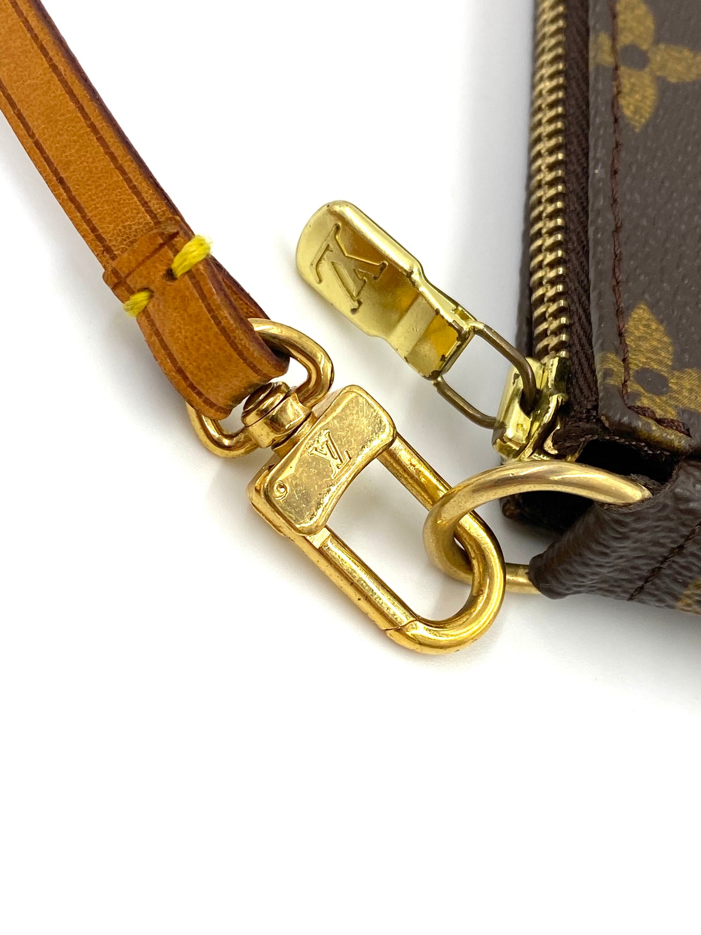 LOUIS VUITTON Pochette Accessoires Monogram Canvas