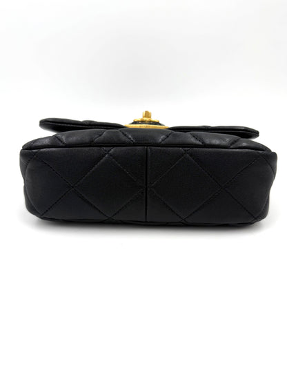 CHANEL Coco Love Flap Bag schwarz GHW