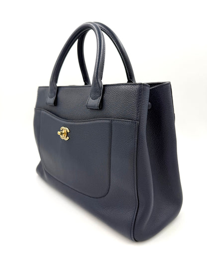 CHANEL Executive Tote navy GHW