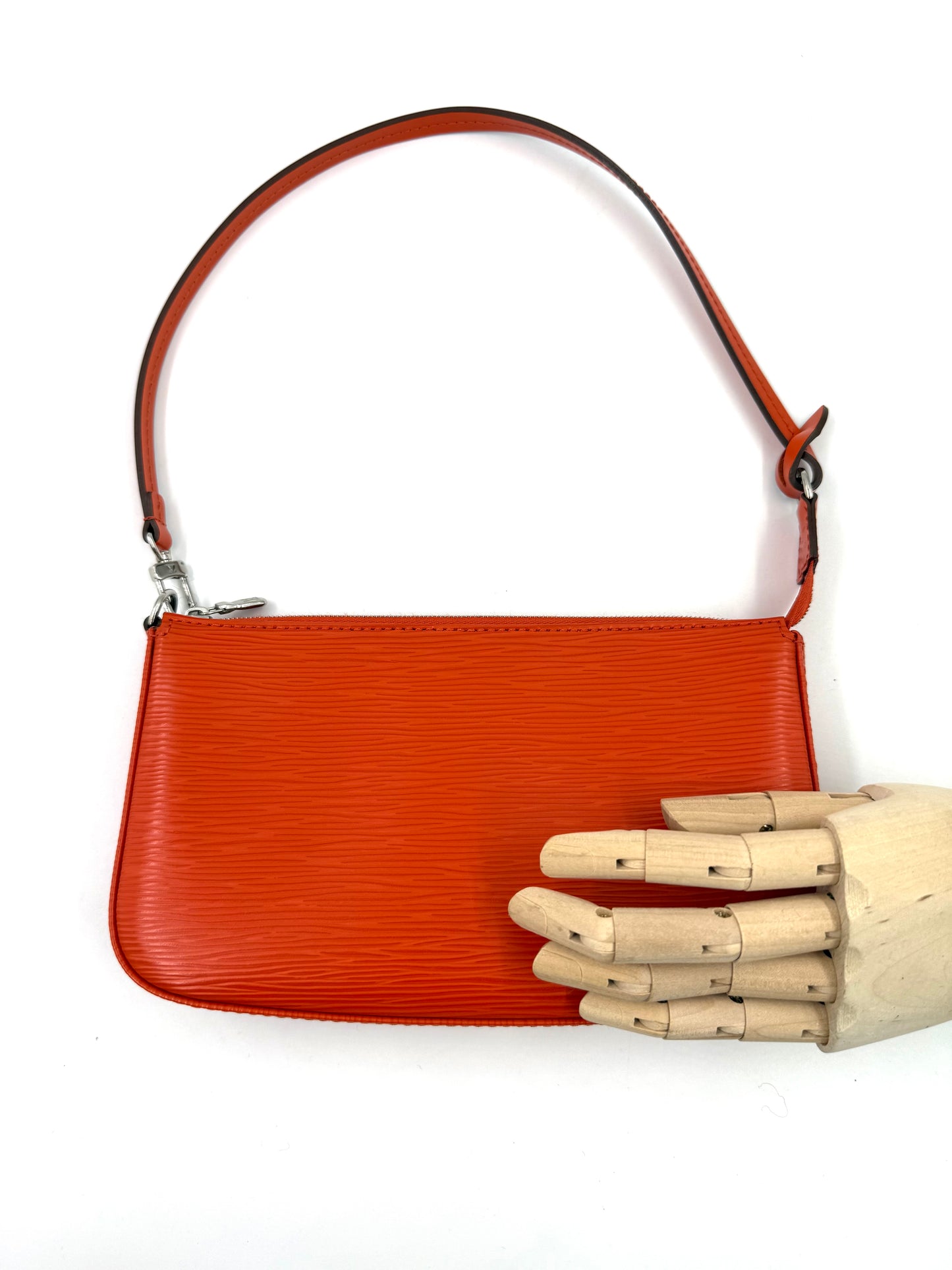 LOUIS VUITTON Pochette Accessoires Epi orange