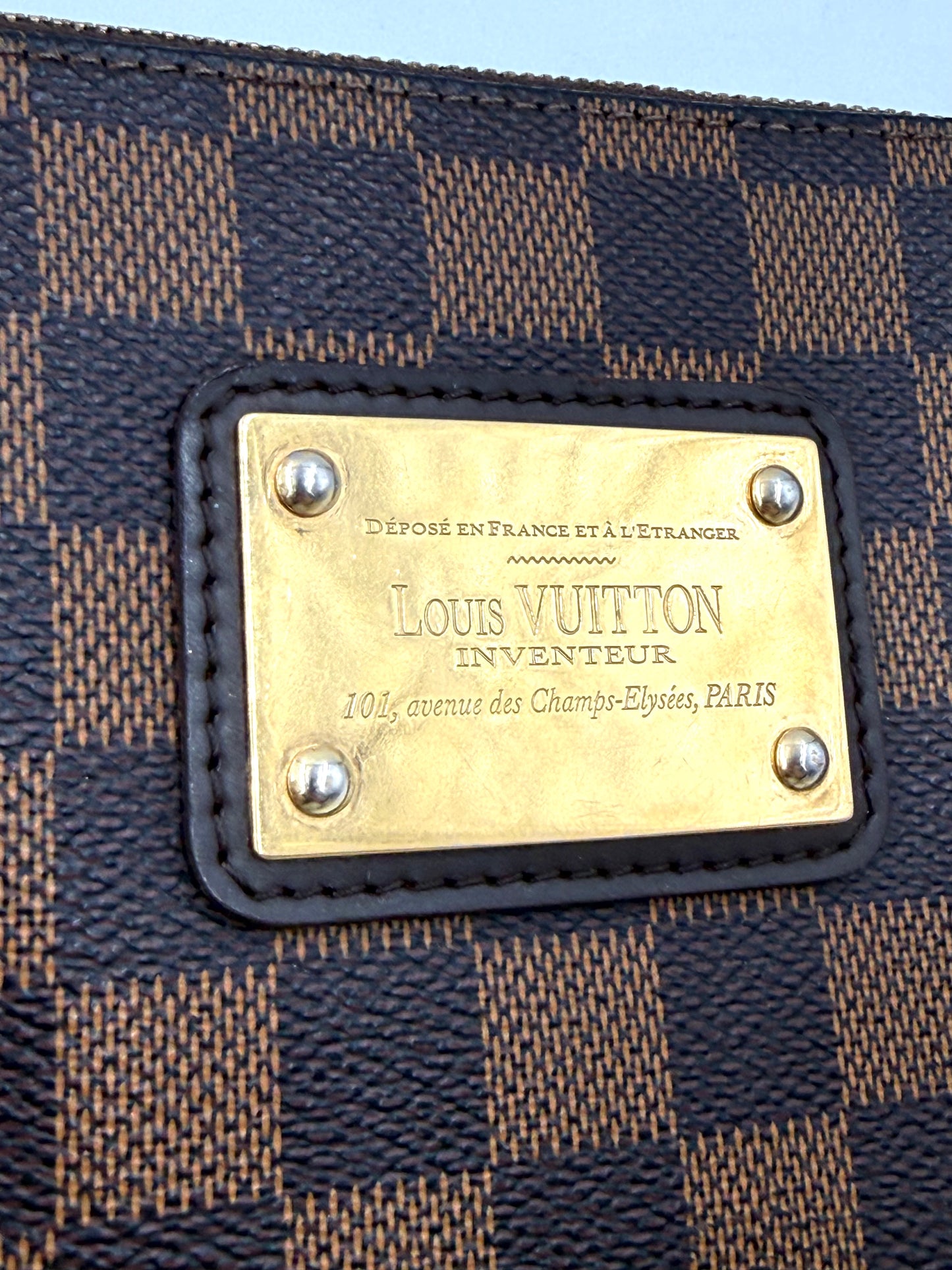 LOUIS VUITTON Pochette Eva Damier Ebene