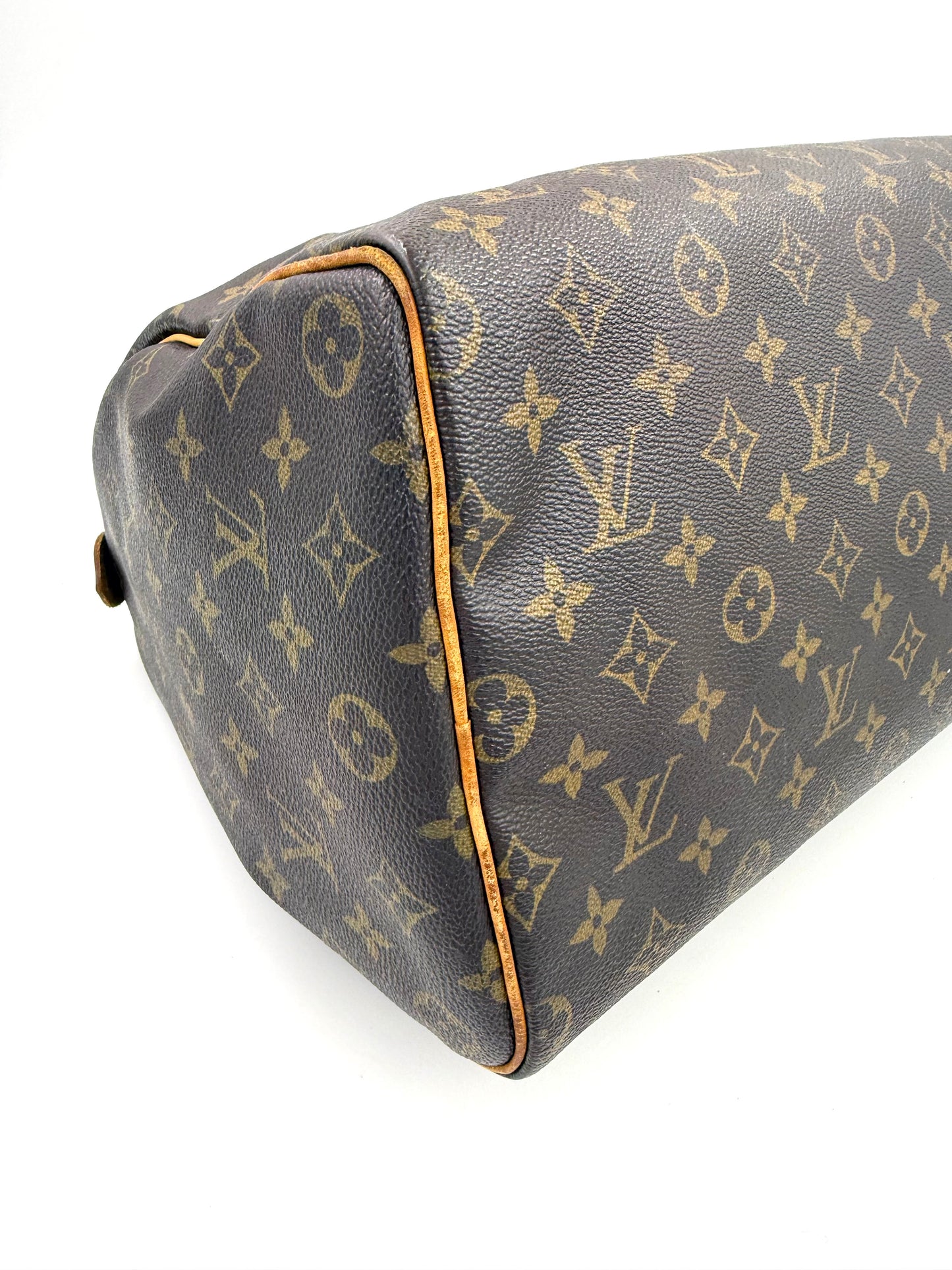LOUIS VUITTON Speedy 40 Monogram Canvas